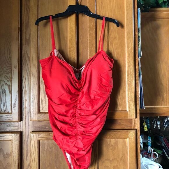 NWT J Crew Ruched Sweetheart One-Piece Swimsuit Pop of Red Size 24 - Picture 5 of 7